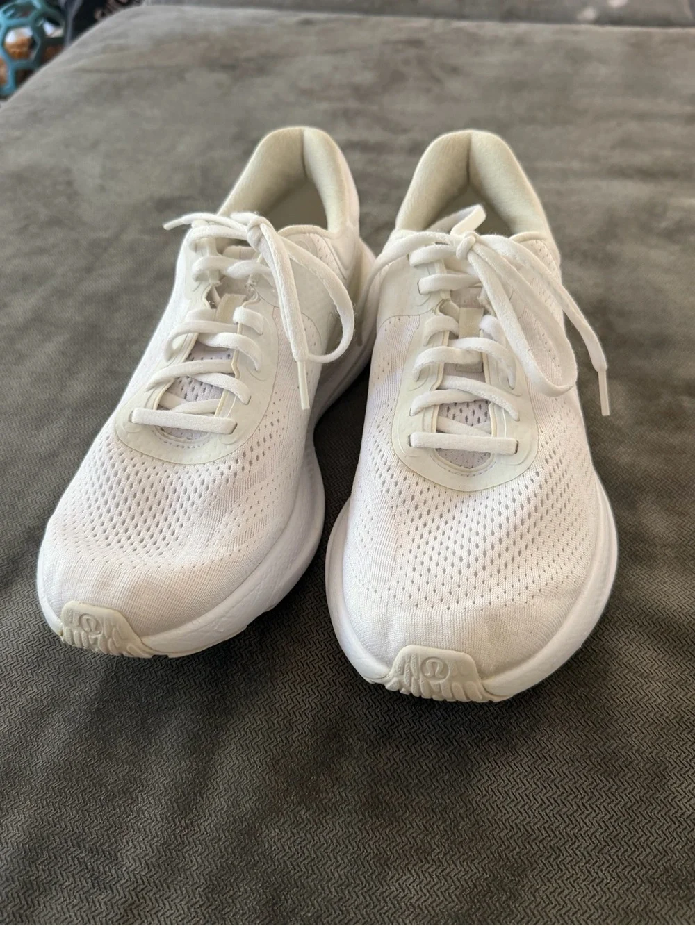 lululemon athletica Men’s Beyond Feel white 10.5
